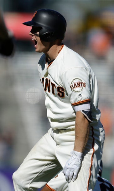 Hundley's single lifts Giants past Padres 5-4 in 12 (Jul 22, 2017)